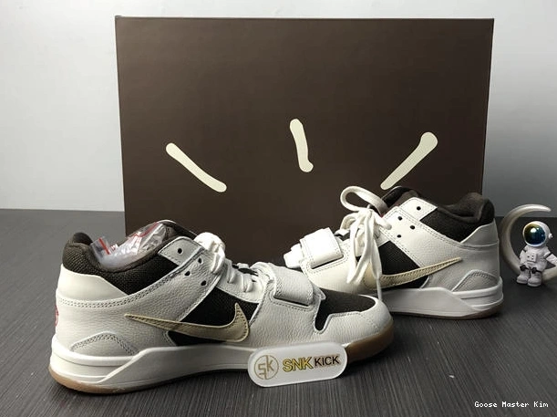  3578 Jordan Check The Travis x  Breathable Cut P Scott 1027